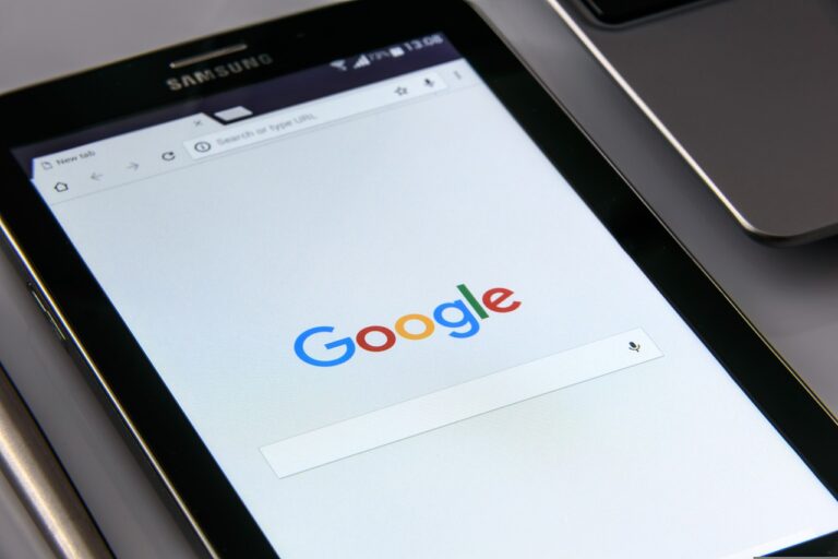 Aparece no google com Web Site